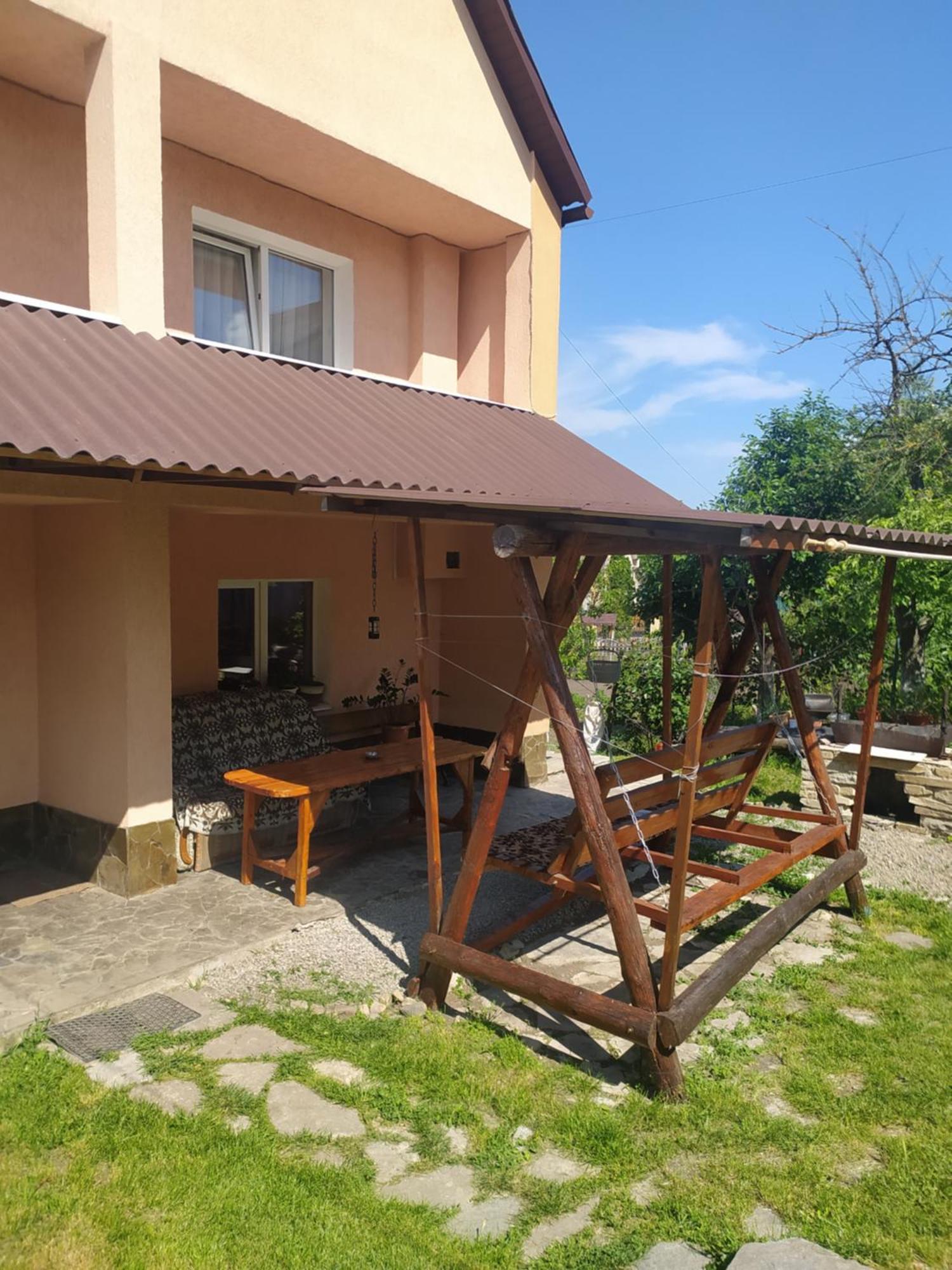 Guest House Cherepaha Kamianets-Podilskyi Exterior foto